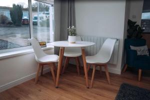18 The Moorings