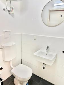 Cosy Apartment Near Metro U1 Vienna with Free Parking