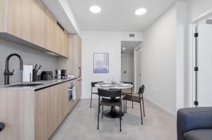 501-3510 Luxury Ocean View from Balcony Rooftop Pool & GYM