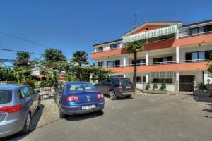 Apartments Sonja Zambratija