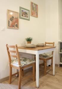Studio with Terrace near RER A and L to Paris & La Défense