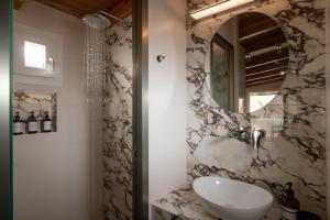Studio Anel - Jacuzzi Garden Retreat