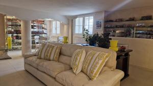 Villa Maria Pia 3BR 2BA Private Beach Parking