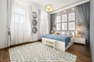 Blue Elephant Apartment