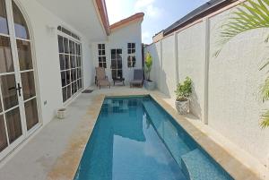 Casa Verde Aqua