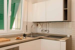 Viareggio sea view and 400 meters from the beach