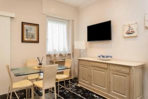 Viareggio sea view and 400 meters from the beach