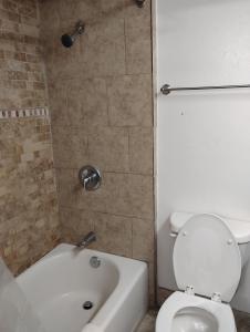 Gated 2 Double Beds Studio with Full Kitchen 140