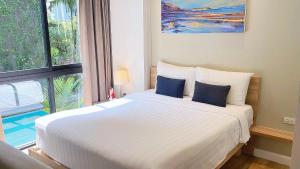 Stylish Diamond Condo Bangtao with Pool View
