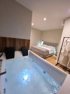 JACUZZI LIVING TIRANA center 1