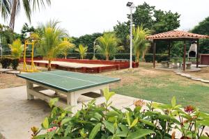Parque La Costanera Pool 6 Guests Higuerote