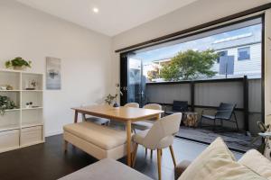 Grosvenor House - Private Townhouse, South Yarra