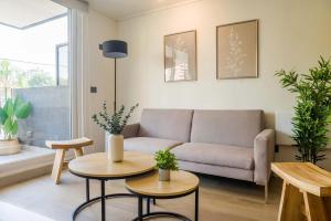 Chic Las Condes Apt Balcony & Pool Access