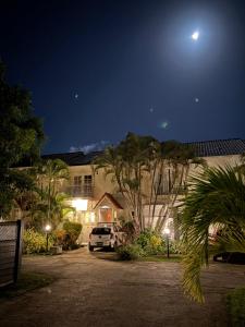 Nanpa, Luxury Family Three Bed Villa, St James West coast, Private pool