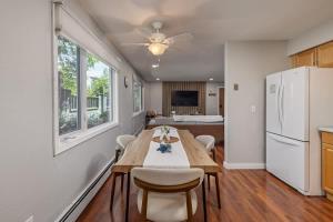 Downtown Urban Retreat Sleeps 4 King Bed