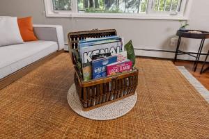 Downtown Urban Retreat Sleeps 4 King Bed