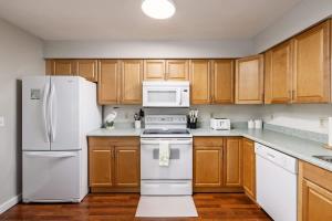 Downtown Urban Retreat Sleeps 4 King Bed