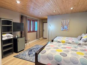 Residential Area Ski Chalet by Creek - Sleeps 6