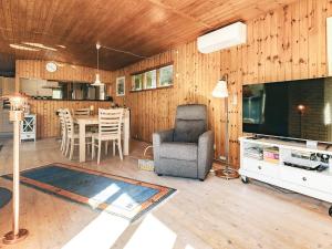 6 person holiday home in Dannemare