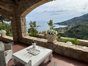 Villa Maria Pia 3BR 2BA Private Beach Parking