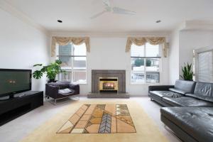 Private Room in Homestay with Full Home Access