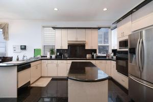 Private Room in Homestay with Full Home Access