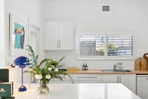The Cottesloe Beach House - Pool + 5min to beach