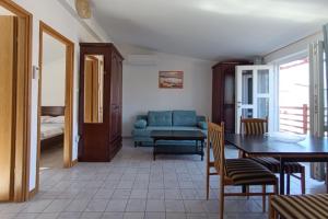 Apartments with parking space Pag - 21220
