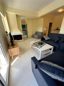 Two-Bedroom cosy apartment Alimos Riviera