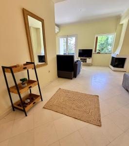 Two-Bedroom cosy apartment Alimos Riviera