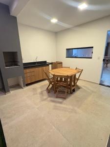 Casa de praia, condomínio, 200m da praia