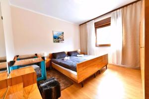Apartments with parking space Saborsko, Plitvice - 25480