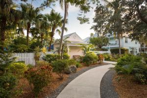 A Slice Of Paradise -Shipyard Palms