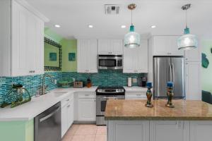 A Slice Of Paradise -Shipyard Palms