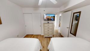 Destin on the Gulf 304-By Holiday Isle Properties