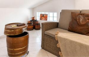 2 Bedroom Beautiful Apartment In Vrsi