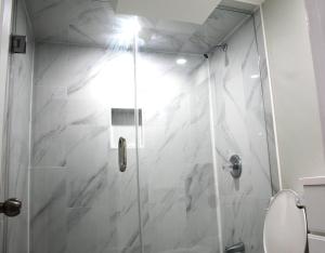 Cozy Private Room with Ensuite Bathroom in Brampton