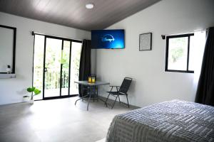 Morpho Bungalow Jungle Stay with Fire Pit