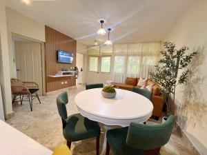 Great place to stay, just 2 minutes from Boca Chica Beach