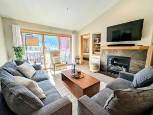 Cinnamon Ridge D323 by SummitCove Lodging