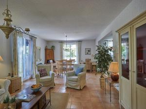 Friendly Villa Escape
