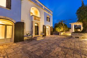 Terra Sessana Ville e Trullo con piscina privata