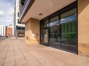 Captivating Leeds Dock 2 Bed 2 Bath Juliet Balcony Apartment