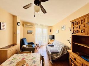 Apartamento a 50m de la playa en Roses - ES-258-158
