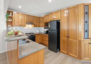 Woodford Beachside Escape - Easy Walk to Beach