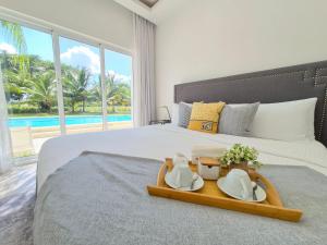 Pool & Golf View Condo Inside Hard Rock Area