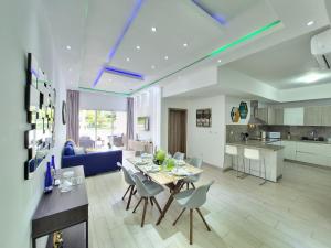 Pool & Golf View Condo Inside Hard Rock Area
