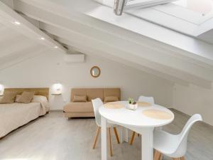 Brand new attic studio apartment, air conditioned
