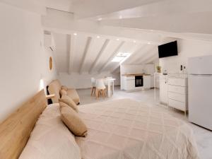 Attic studio, with air conditioning img23
