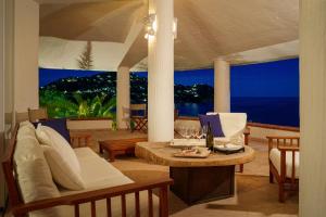 Infinity Pool Villa By The Sea Near Villasimius img16